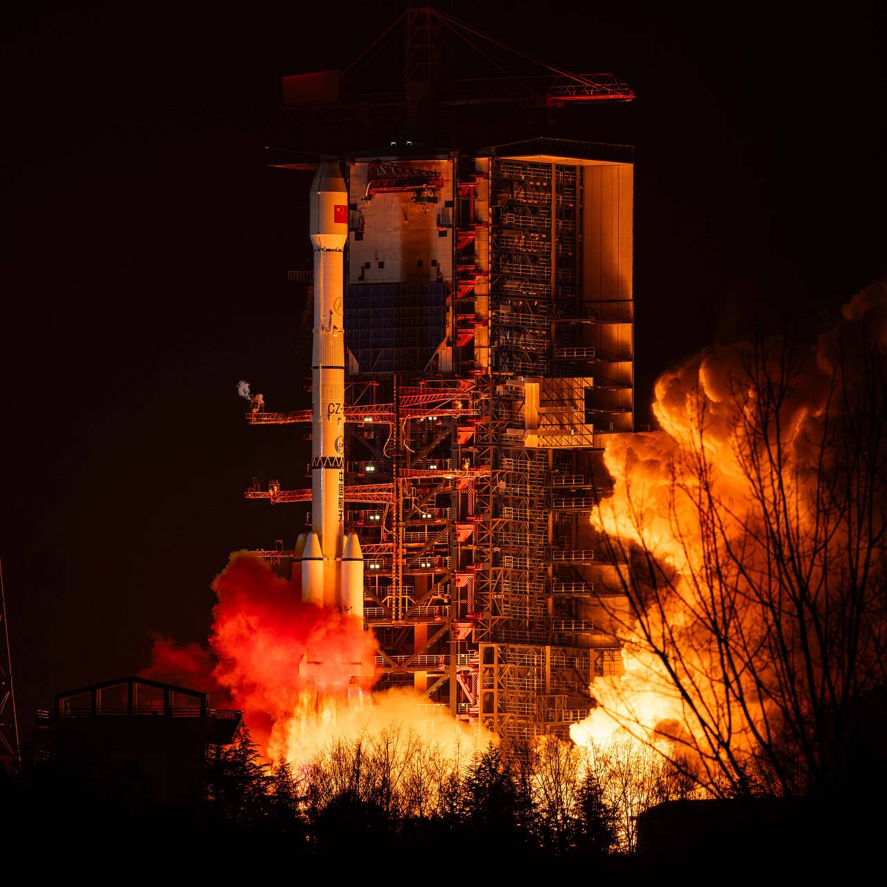 Çin orbitə eksperimental rabitə peyki çıxarıb