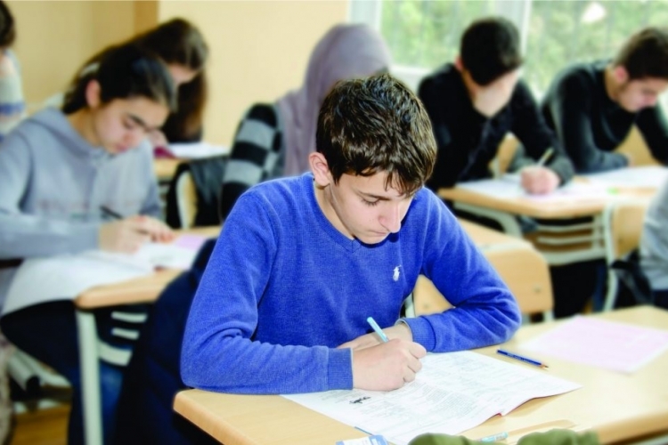 Vəkillər Kollegiyasının sədri dördüncü “Yüksəliş” müsabiqəsinin qalibi ilə görüşdü - FOTO